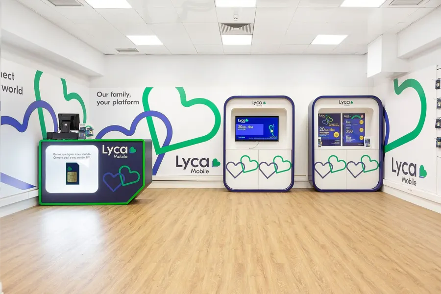 Lyca Mobile retail store powered by Pluspoint to boost online presence with clean design and branded digital displays.